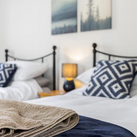 A Modern And Cosy Apartment Just Yards From Brixham'S Bustling Harbourside Exterior photo