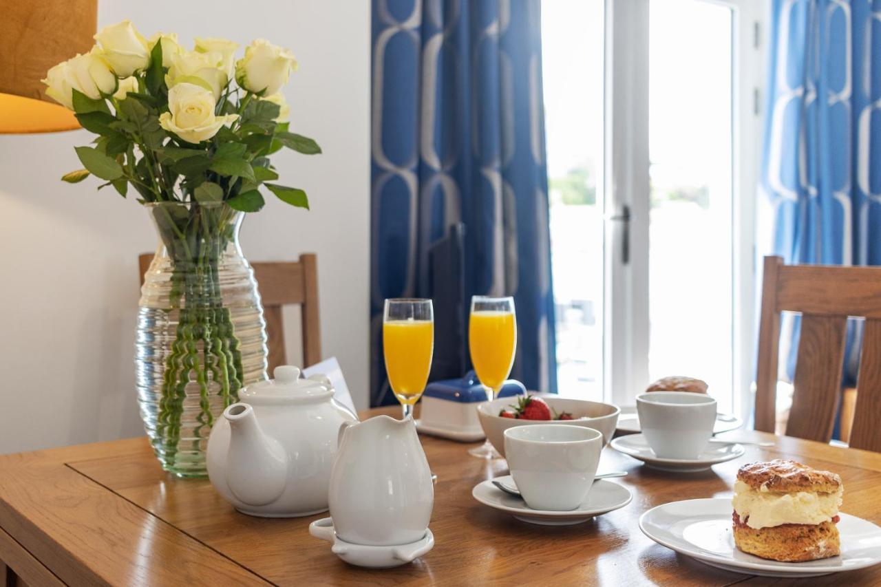 A Modern And Cosy Apartment Just Yards From Brixham'S Bustling Harbourside Exterior photo