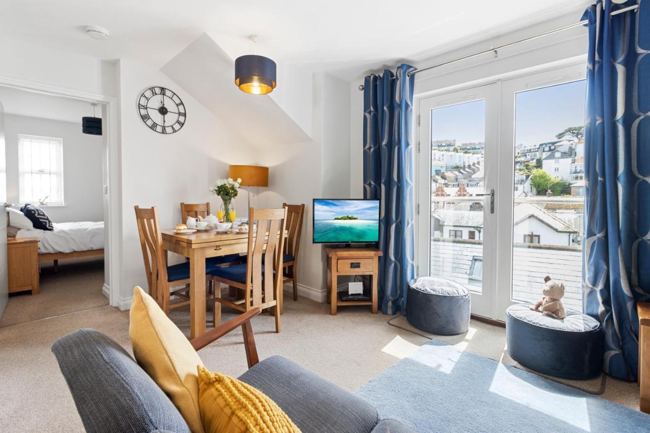A Modern And Cosy Apartment Just Yards From Brixham'S Bustling Harbourside Exterior photo