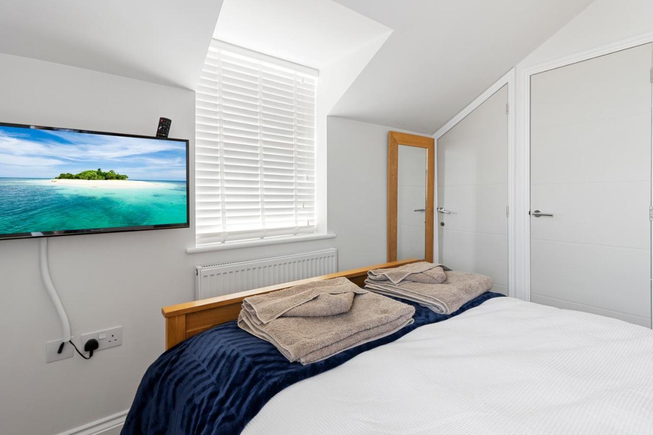 A Modern And Cosy Apartment Just Yards From Brixham'S Bustling Harbourside Exterior photo